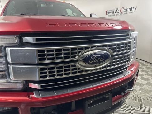 Used 2019 Ford F250 Platinum w/ Platinum Ultimate Package image 5
