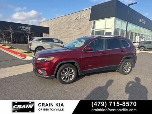 Used 2019 Jeep Cherokee Latitude Plus w/ Comfort/Convenience Group image 9