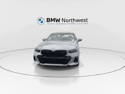 New 2027 BMW i5 eDrive40 w/ M Sport Package RWD image 8