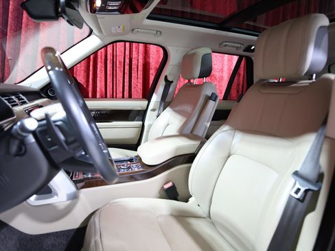 Used 2020 Land Rover Range Rover HSE image 13