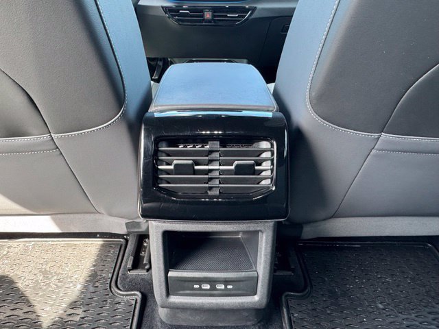 Certified 2025 Volkswagen ID.4 Pro AWD/4WD image 12