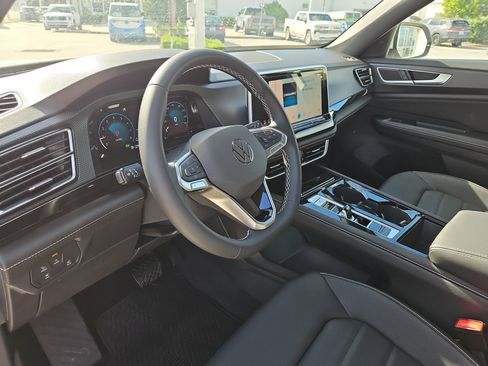 New 2026 Volkswagen Atlas Cross Sport SEL AWD/4WD image 13