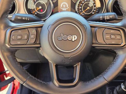 Used 2022 Jeep Gladiator Sport AWD/4WD image 34