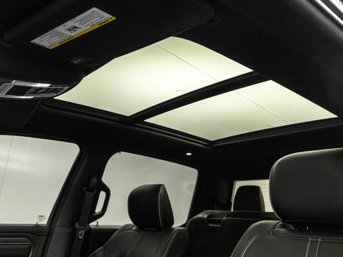 Used 2020 RAM 1500 Limited w/ Cold Weather Group image 30