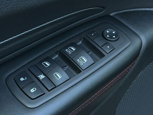 Used 2025 Dodge Durango GT AWD/4WD image 23