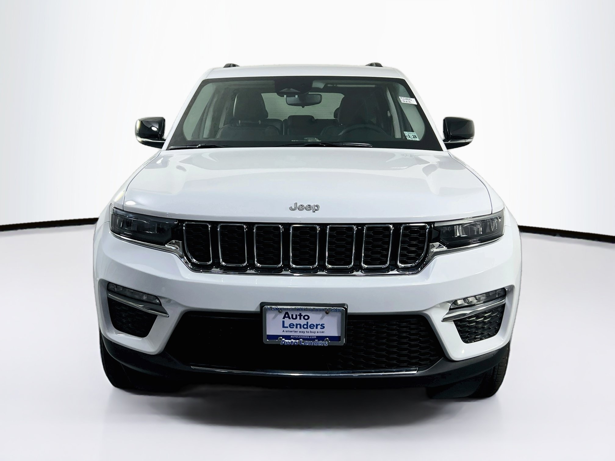 Used 2023 Jeep Grand Cherokee Limited AWD/4WD image 2
