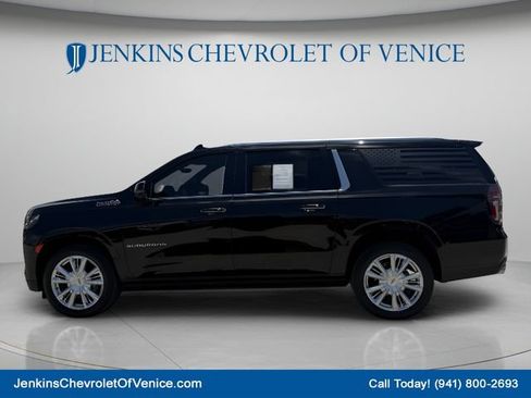 Used 2023 Chevrolet Suburban High Country w/ Premium Package 2 AWD/4WD image 9