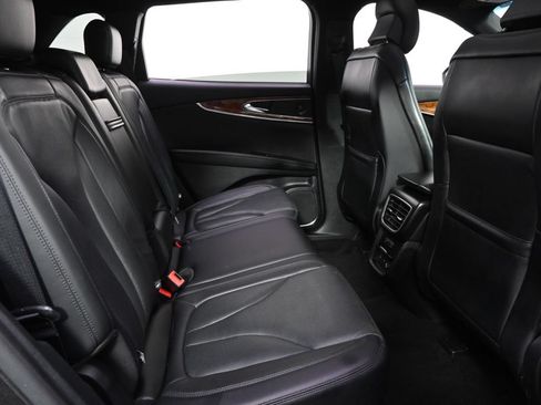 Used 2019 Lincoln Nautilus Reserve w/ Drivers Assistance Package AWD/4WD image 18