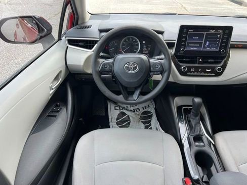 Used 2020 Toyota Corolla LE FWD image 31