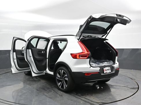 New 2025 Volvo XC40 B5 Plus w/ Protection Package Premier image 47