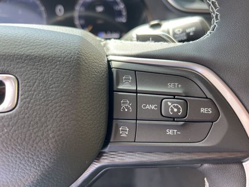 New 2025 Jeep Grand Cherokee L Laredo AWD/4WD image 15