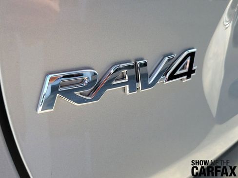 Used 2024 Toyota RAV4 LE AWD/4WD image 7