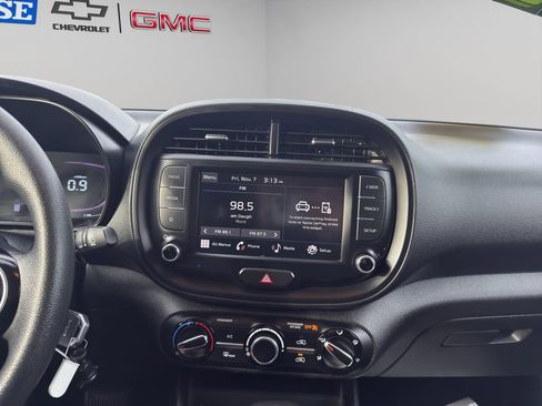 Used 2023 Kia Soul LX w/ Option Group 015 image 17
