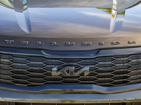 Used 2022 Kia Telluride S image 5