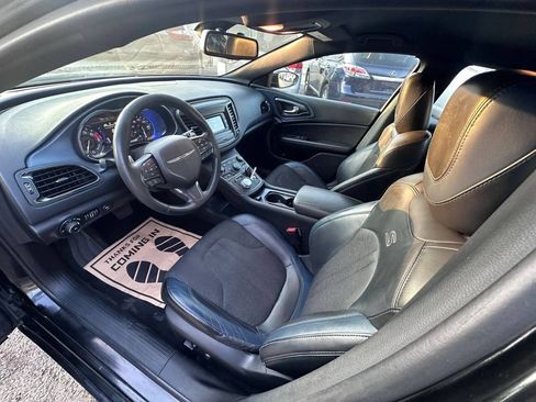 Used 2016 Chrysler 200 S w/ Comfort Group FWD image 7