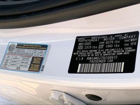 Used 2025 Hyundai Elantra SEL FWD image 33