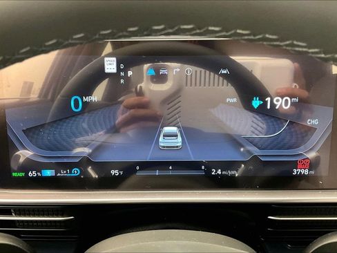 Used 2025 Hyundai Ioniq 6 SEL RWD image 19