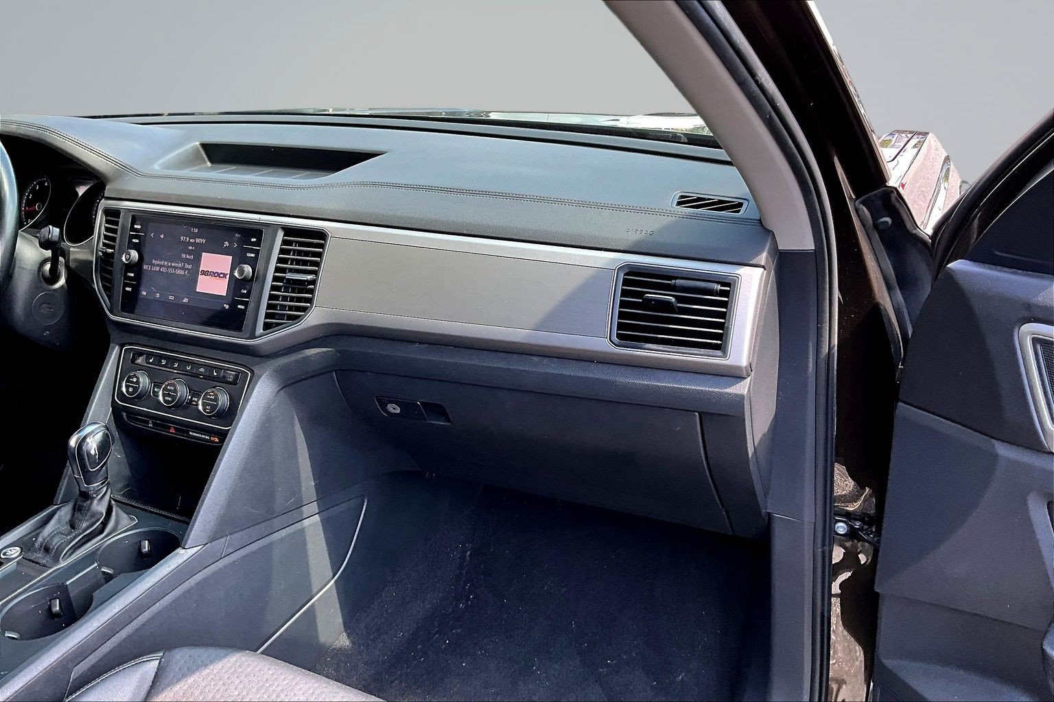 Used 2019 Volkswagen Atlas SE w/ Towing Package FWD image 23