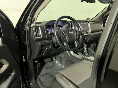 Certified 2025 Nissan Frontier SV AWD/4WD image 21