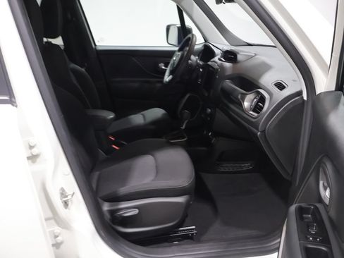 Used 2023 Jeep Renegade Latitude AWD/4WD image 22