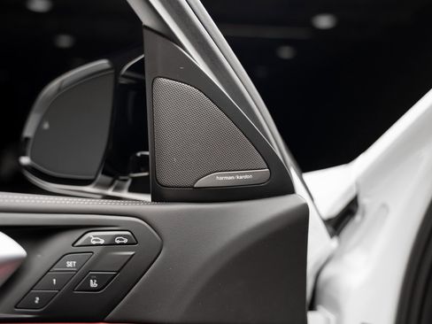 Used 2024 BMW X6 M60i w/ Dynamic Handling Package image 55