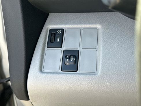 Used 2014 Toyota RAV4 EV image 30