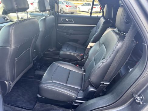 Used 2017 Ford Explorer XLT w/ Equipment Group 202A image 16