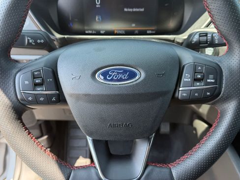 Used 2025 Ford Escape ST-Line Select AWD/4WD image 19