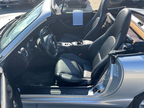 Used 2003 MAZDA MX-5 Miata image 15