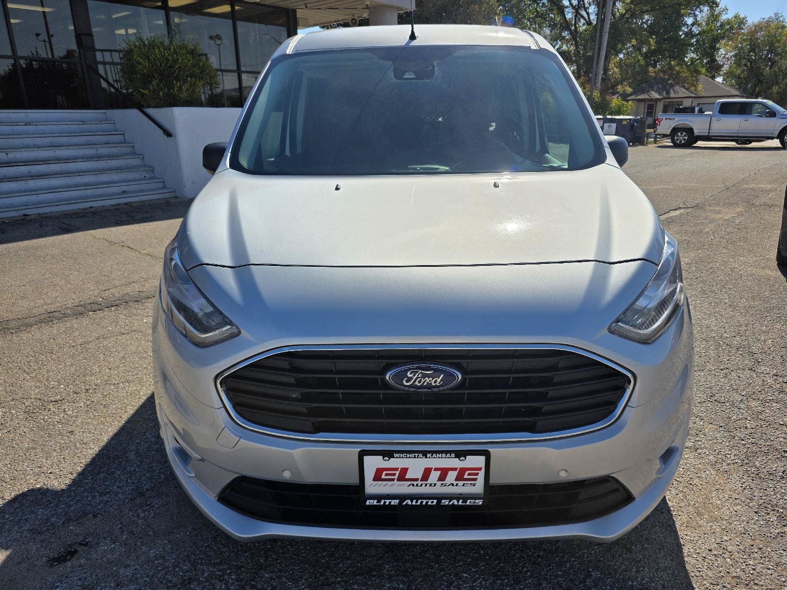 Used 2022 Ford Transit Connect XLT FWD image 2