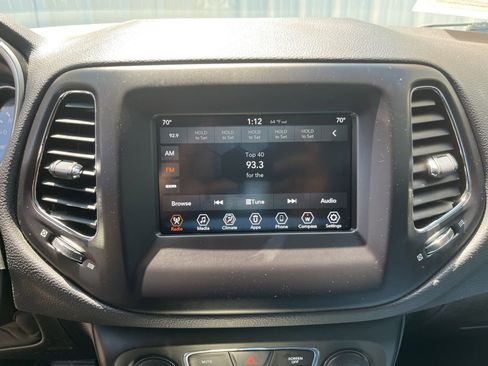 Used 2019 Jeep Compass Latitude FWD image 24