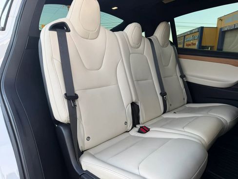 Used 2021 Tesla Model X Long Range AWD/4WD image 19