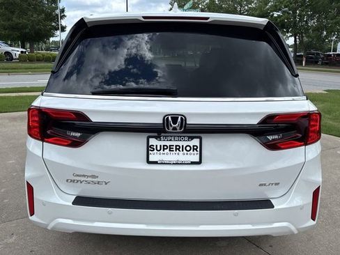 Used 2025 Honda Odyssey Elite image 5