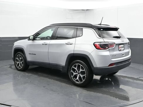 Used 2025 Jeep Compass Limited AWD/4WD image 10