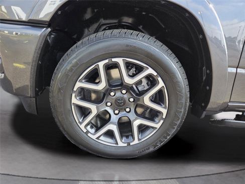 New 2026 RAM 1500 Laramie AWD/4WD image 32