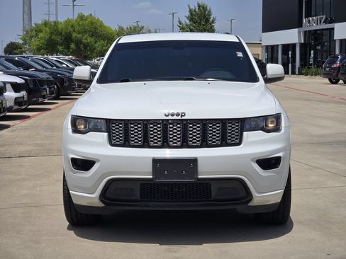 Used 2019 Jeep Grand Cherokee Altitude AWD/4WD image 11