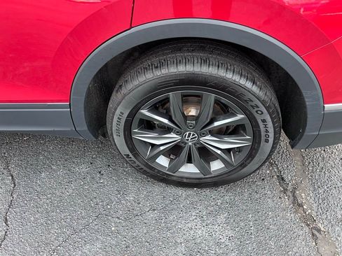 Used 2022 Volkswagen Tiguan SE image 12