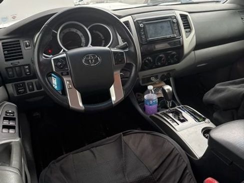 Used 2015 Toyota Tacoma PreRunner w/ TRD Sport Package image 6