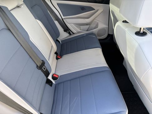 Certified 2025 Volkswagen Jetta SE image 11