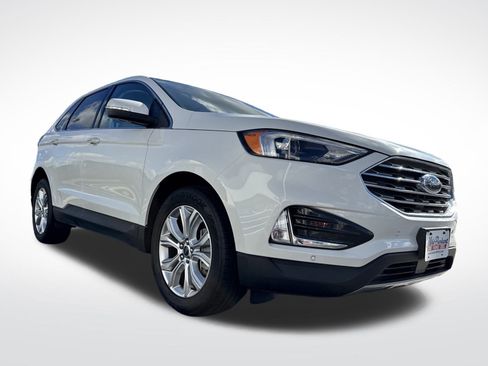 Certified 2022 Ford Edge Titanium image 5