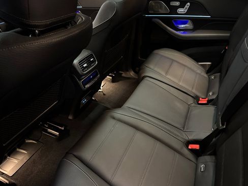New 2026 Mercedes-Benz GLS 580 4MATIC image 19