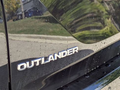 New 2025 Mitsubishi Outlander SEL image 10