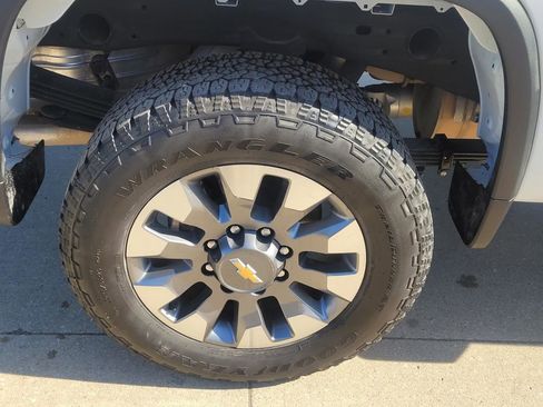 Certified 2024 Chevrolet Silverado 2500 Custom w/ Custom Convenience Package image 6