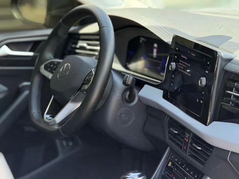 Used 2025 Volkswagen Jetta SE image 14