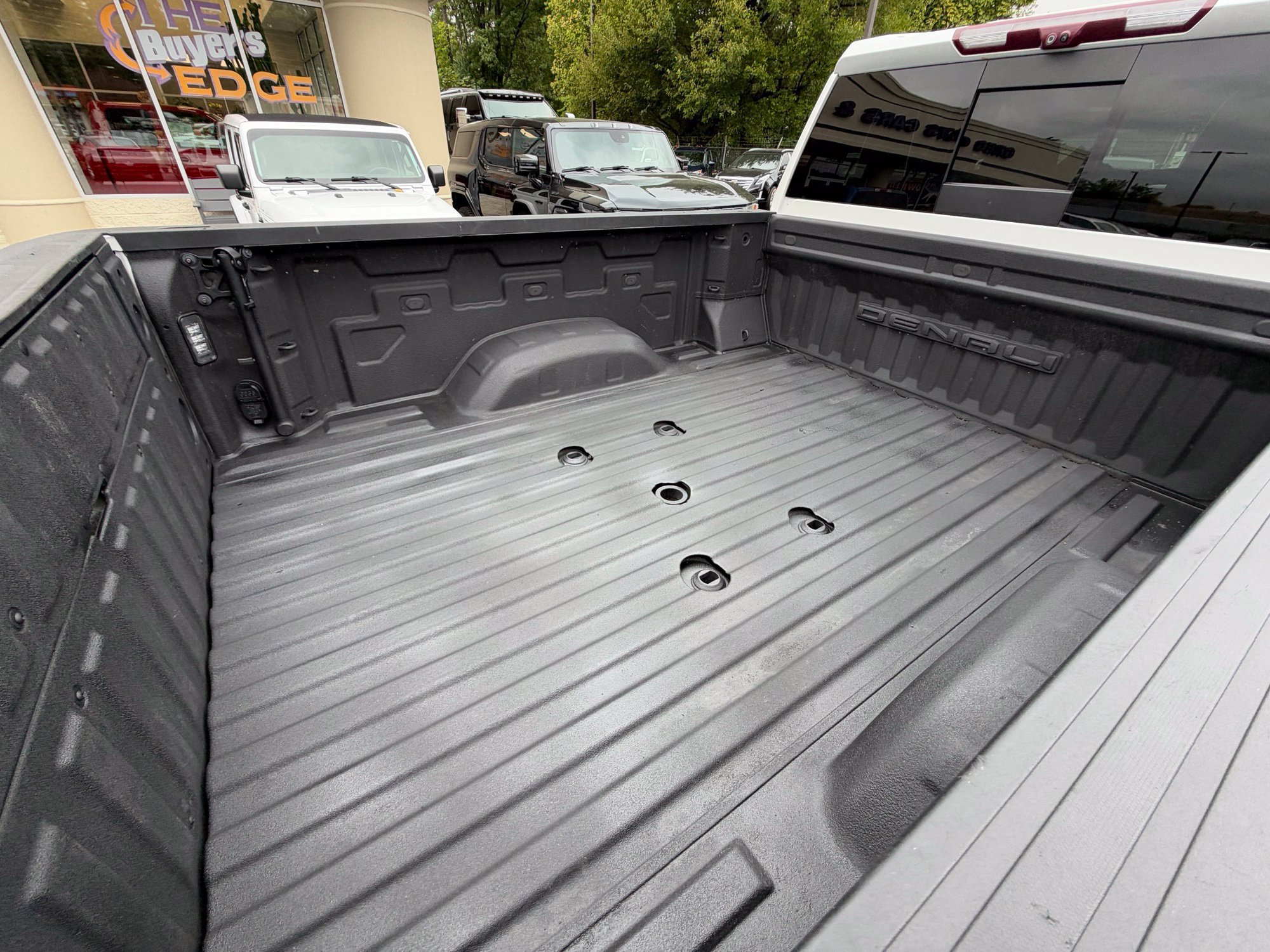 Used 2024 GMC Sierra 2500 Denali Ultimate AWD/4WD image 11