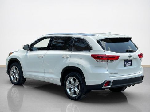 Used 2019 Toyota Highlander Limited FWD image 10