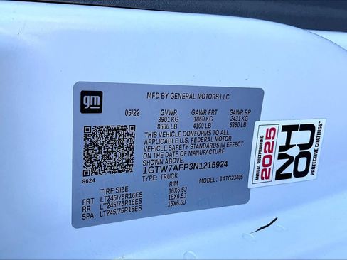 Used 2022 GMC Savana 2500 w/ Driver Convenience Package RWD image 31