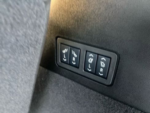 Used 2025 Cadillac XT6 Premium Luxury w/ Platinum Package image 21