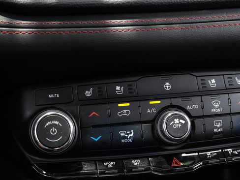 Used 2023 Dodge Durango R/T AWD/4WD image 32