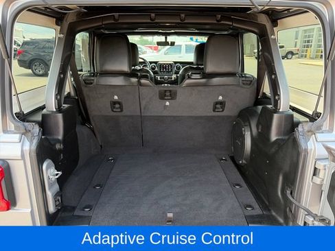 Used 2021 Jeep Wrangler Unlimited Sahara AWD/4WD image 8